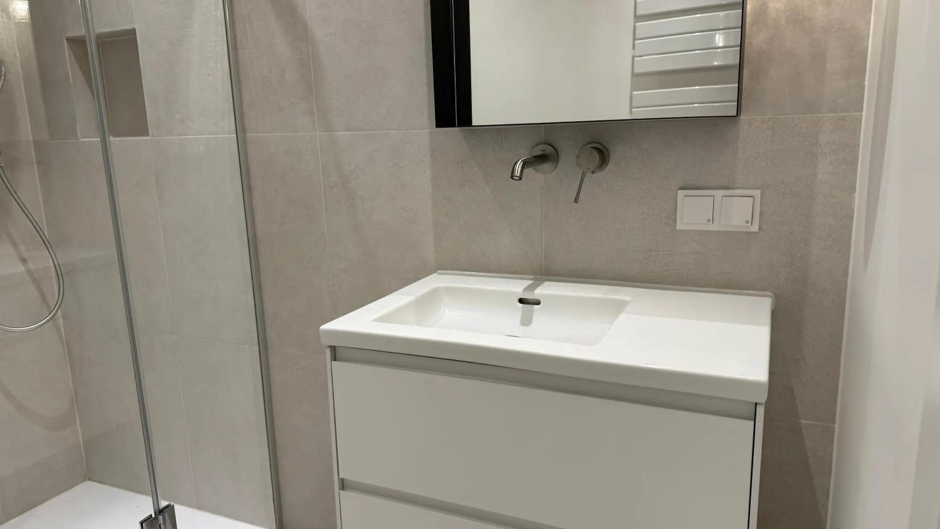 Central Renovated Apartment Vienna Austria